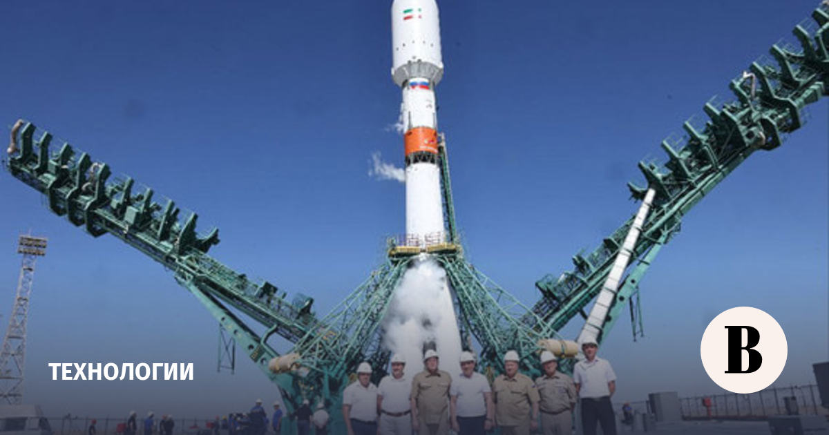 Iran announces plans to build three more satellites with Russia