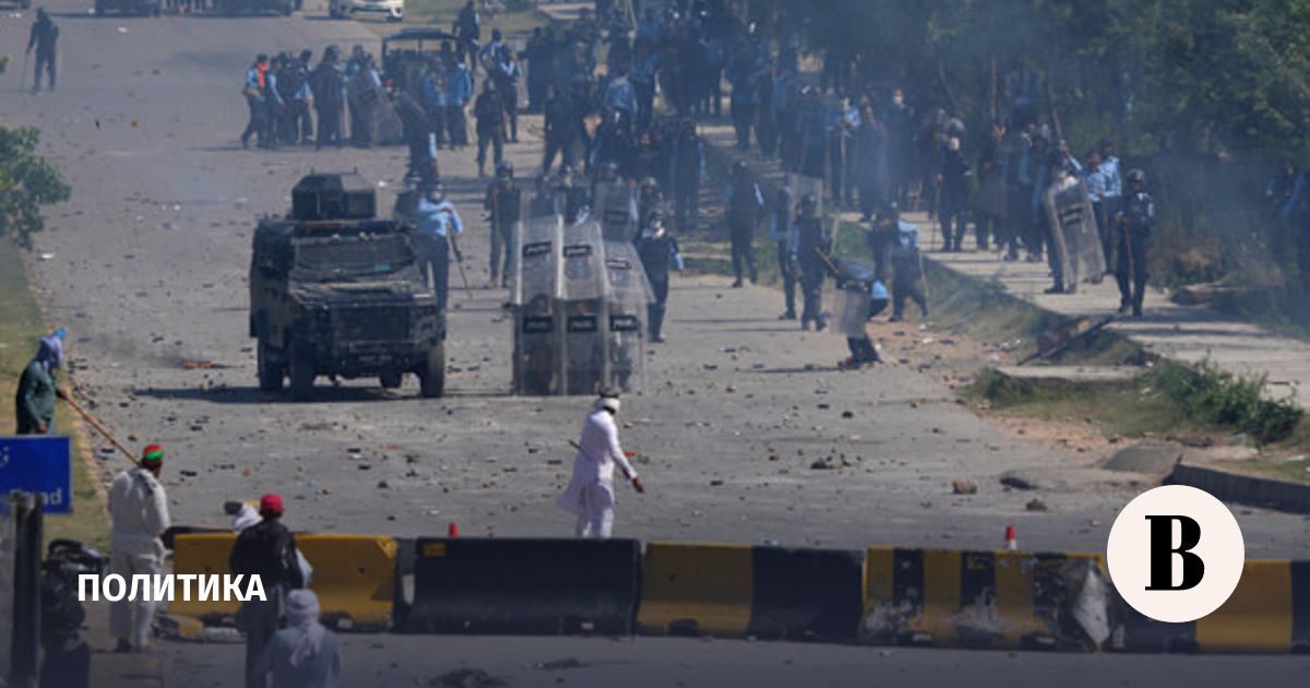 Troops rush into riot-ridden Pakistani capital