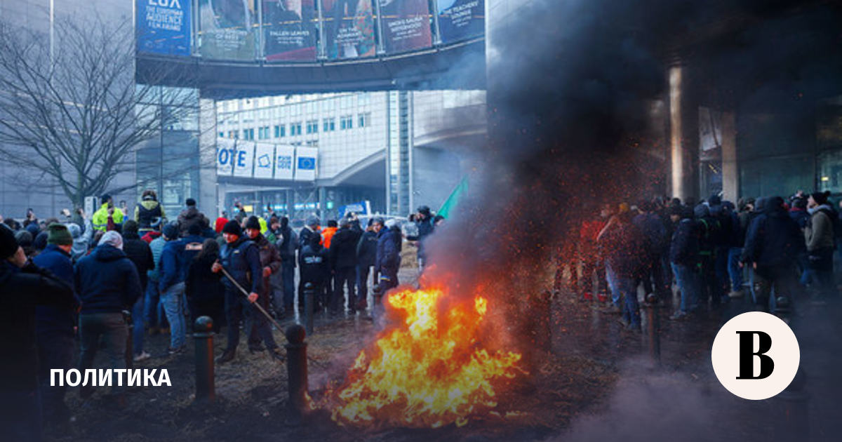Media: farmers blocked the European Parliament building in Brussels in protest
