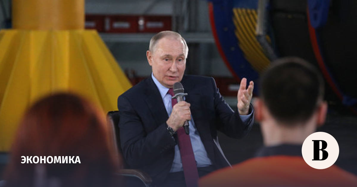 Putin at a meeting with workers: sanctions have had a positive impact on Russian industry