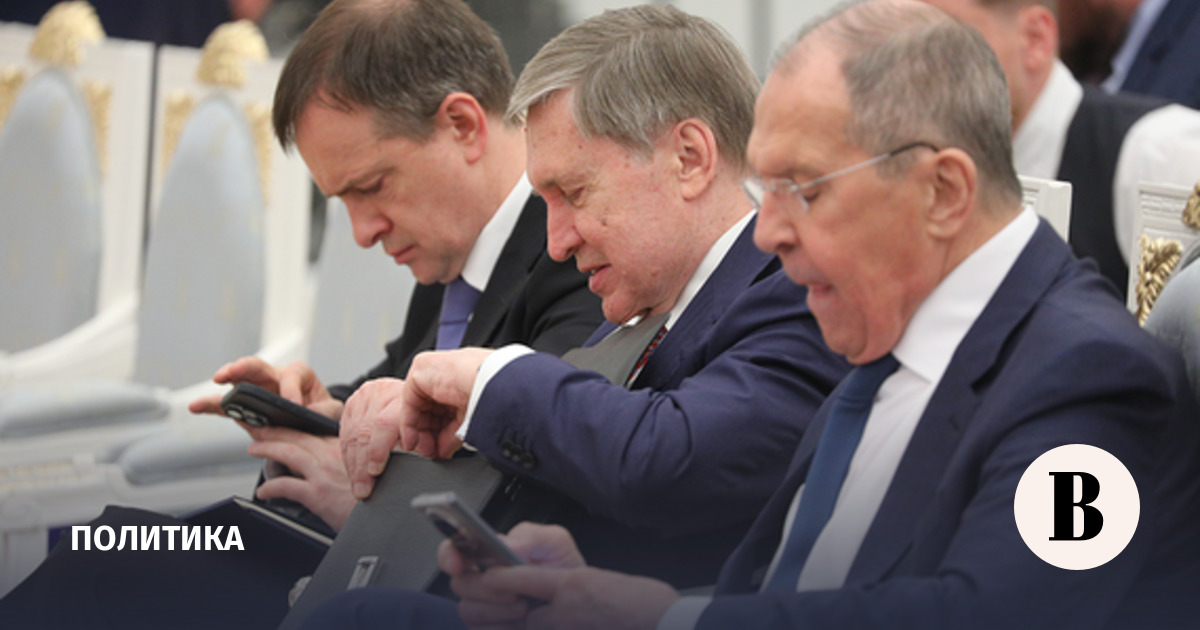 www.vedomosti.ru