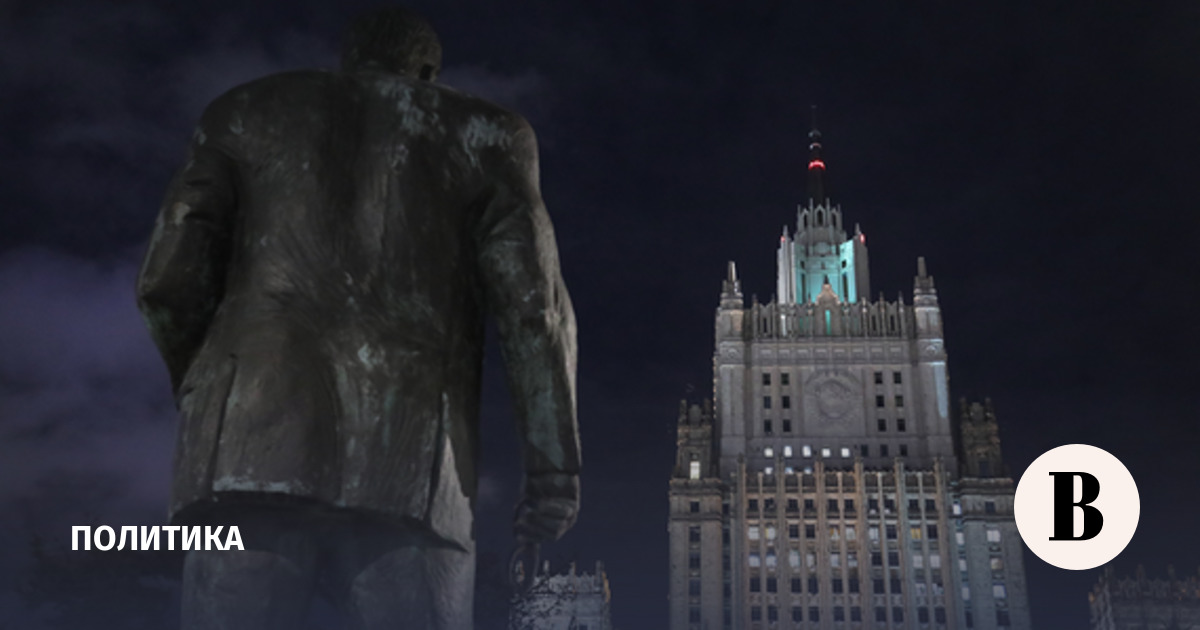 Представитель госдепа Питер Андреоли прилетел с визитом в Москву