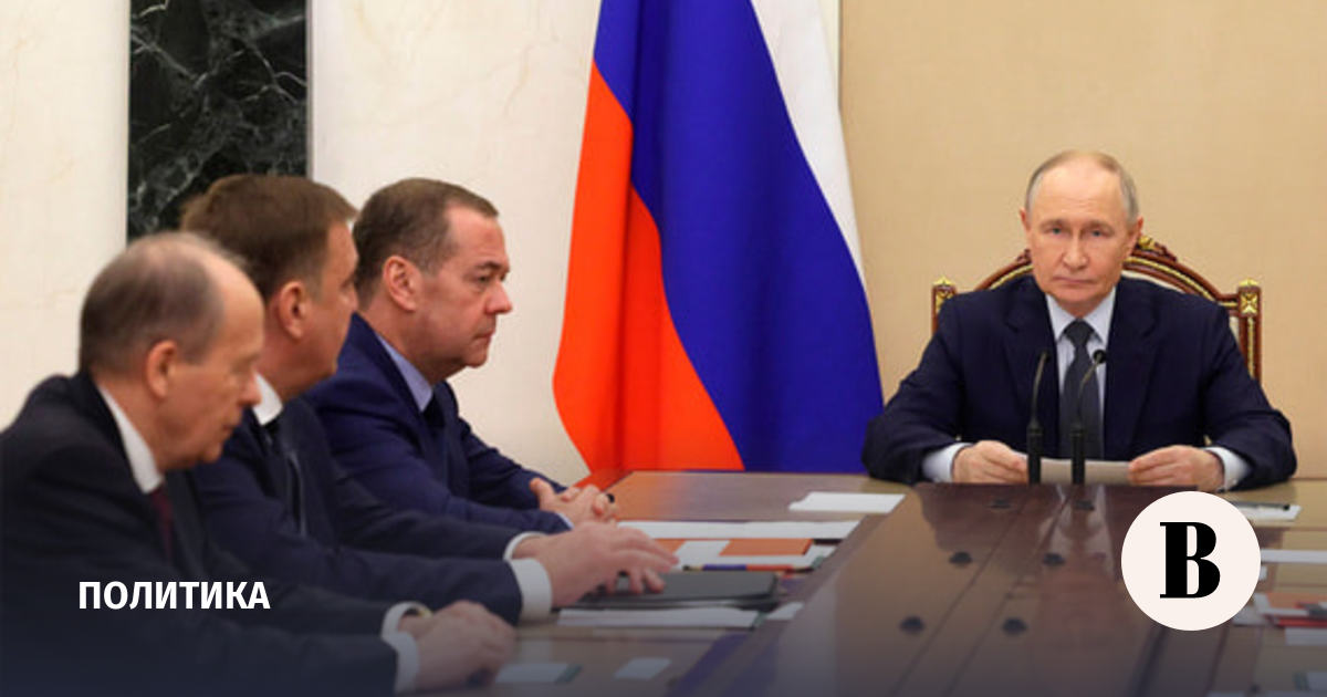 Путин провел совещание по вопросам строительства ВС РФ