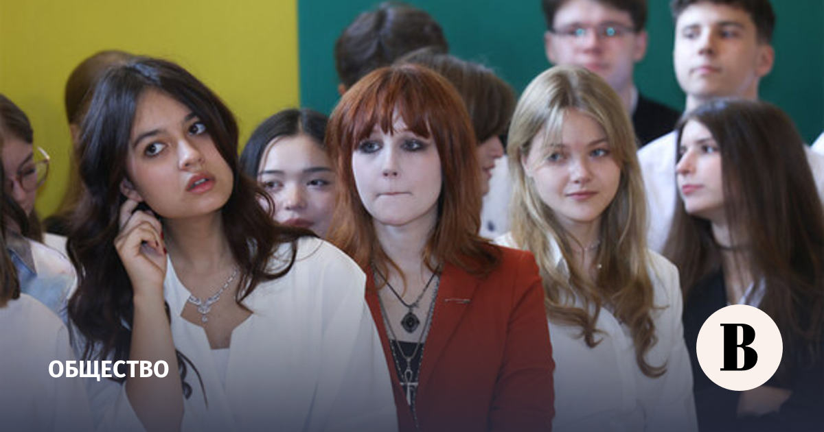 Минпросвещения подготовило поправки для введения оценок за поведение в школах