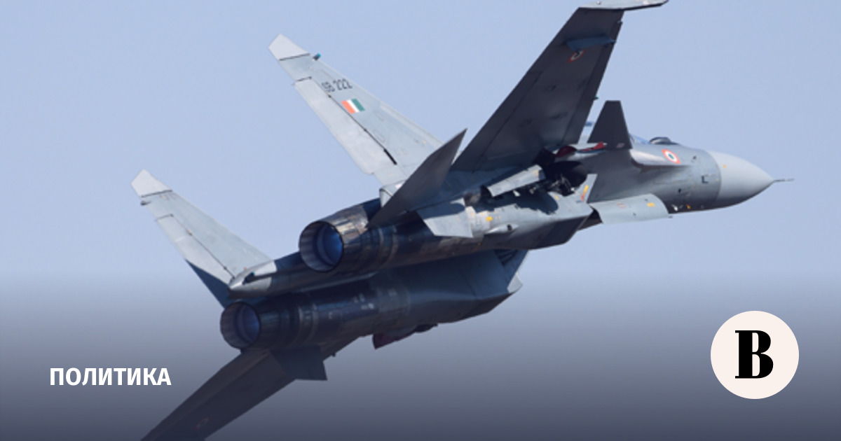 В Индии начали поисково-спасательную операцию после пропажи истребителя