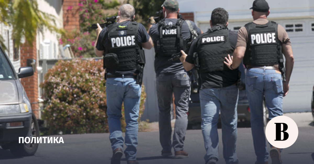 Неизвестный на грузовике въехал в синагогу в Мичигане и открыл стрельбу