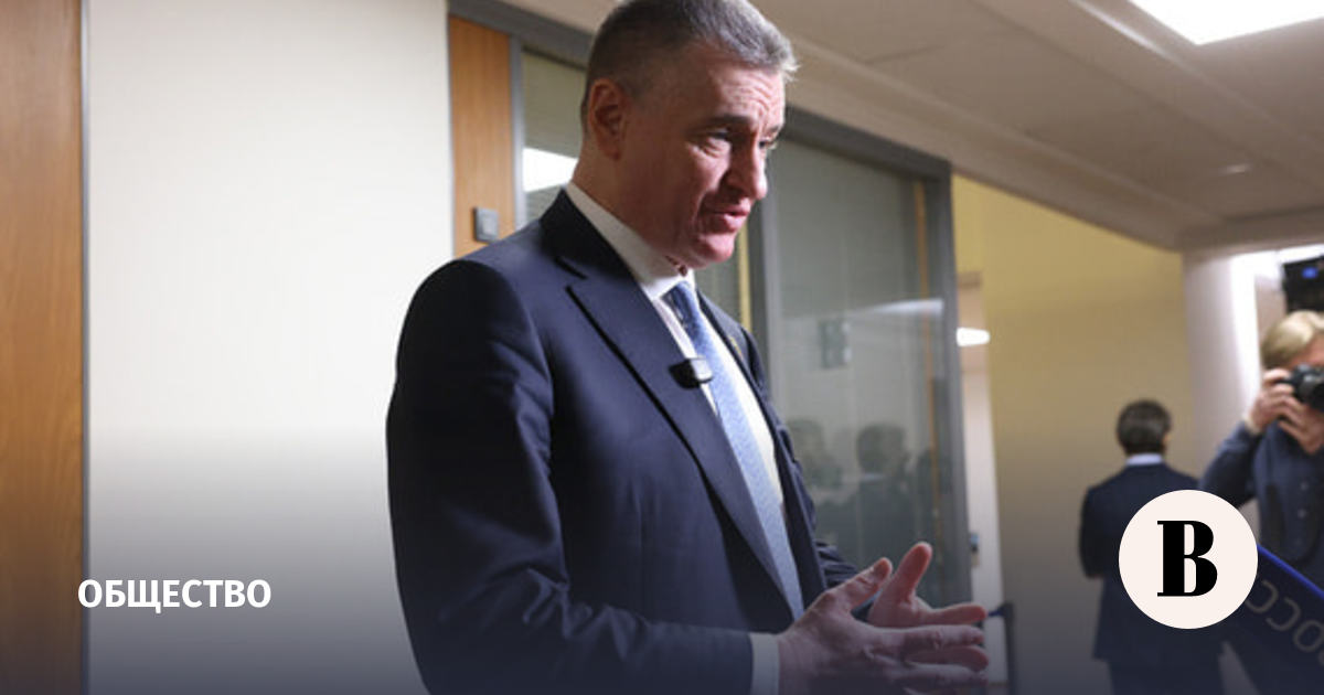 Слуцкий предложил разрешить парковку на два часа у больниц и школ