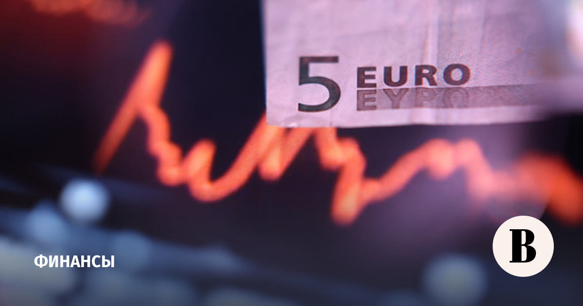 ЦБ установил курс евро выше 97 рублей