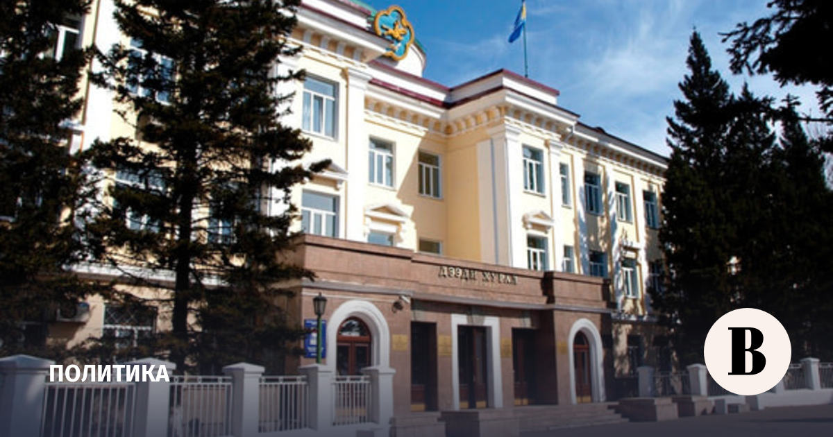 Парламент Тывы принял отставку Цаликова