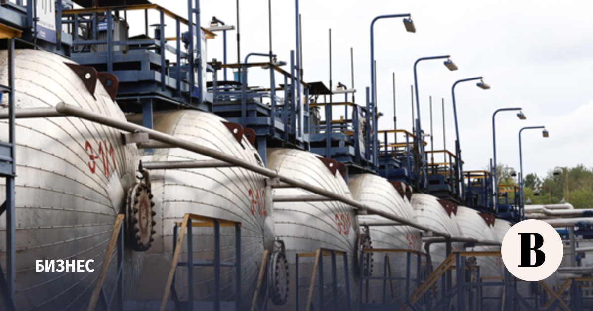 Власти РФ могут ввести запрет на экспорт бензина для производителей с 1 апреля