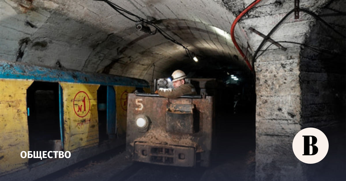 Оказавшихся под землей работников шахты в ЛНР подняли на безопасную высоту