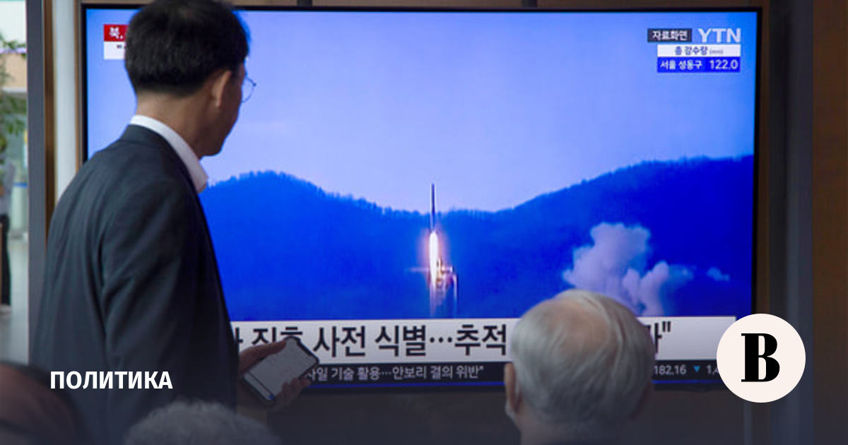 КНДР запустила баллистические ракеты в сторону Японского моря