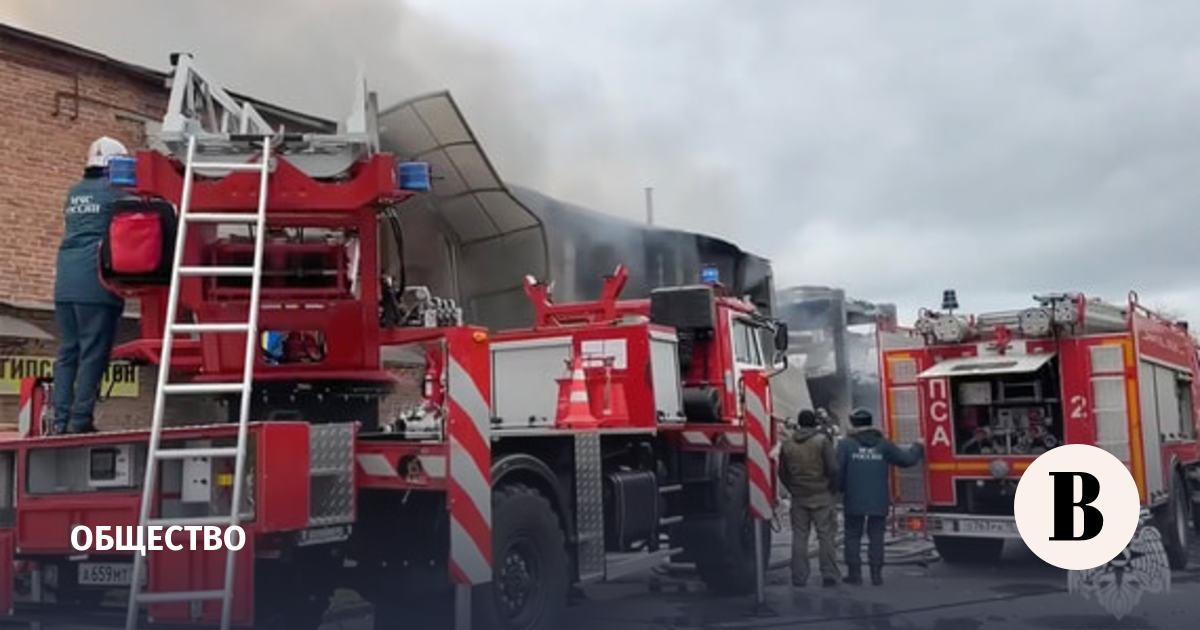 Во Владикавказе из-под завалов склада достали двоих погибших