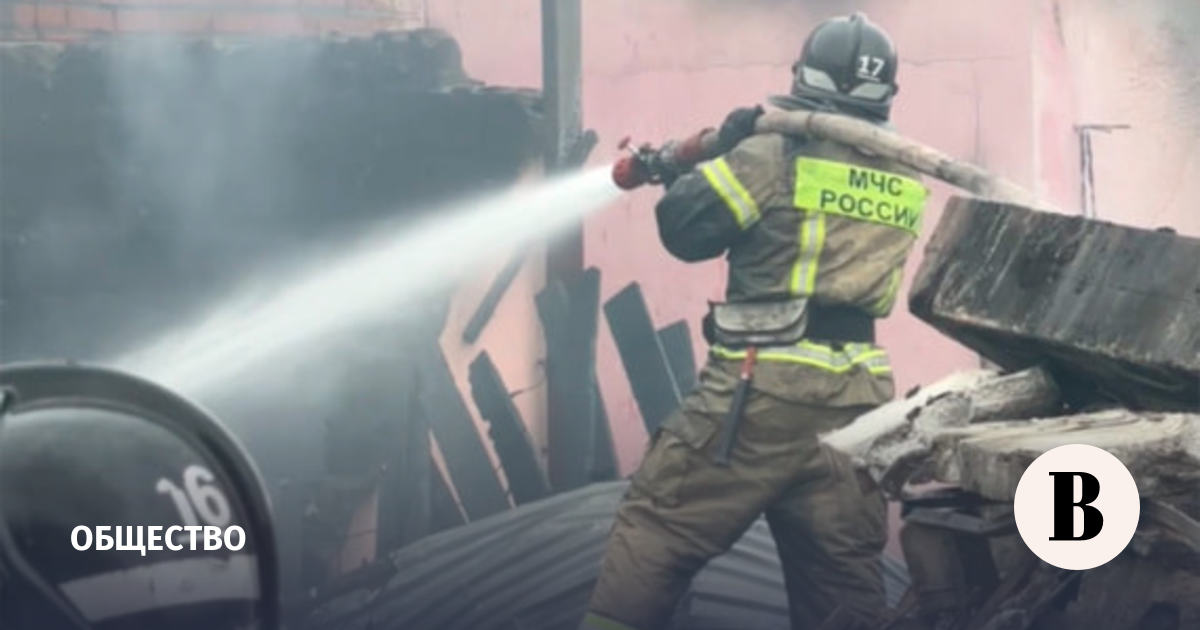 МЧС сообщило о ликвидации открытого возгорания на складе во Владикавказе