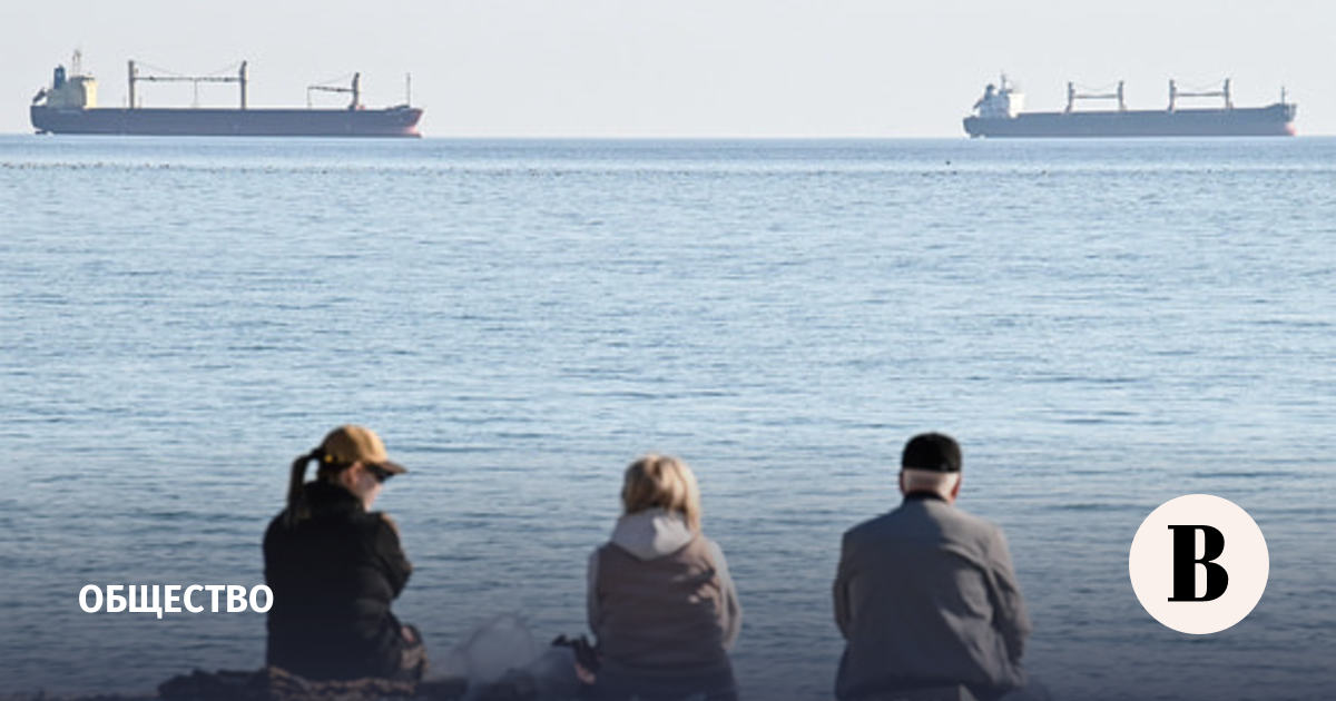 Разлив нефтепродуктов в море произошел после атаки БПЛА на Туапсе