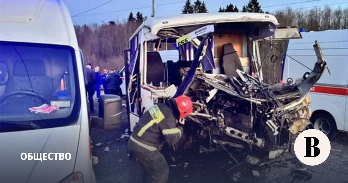 В результате ДТП с автобусом в Ленобласти погиб пассажир, еще 10 пострадали