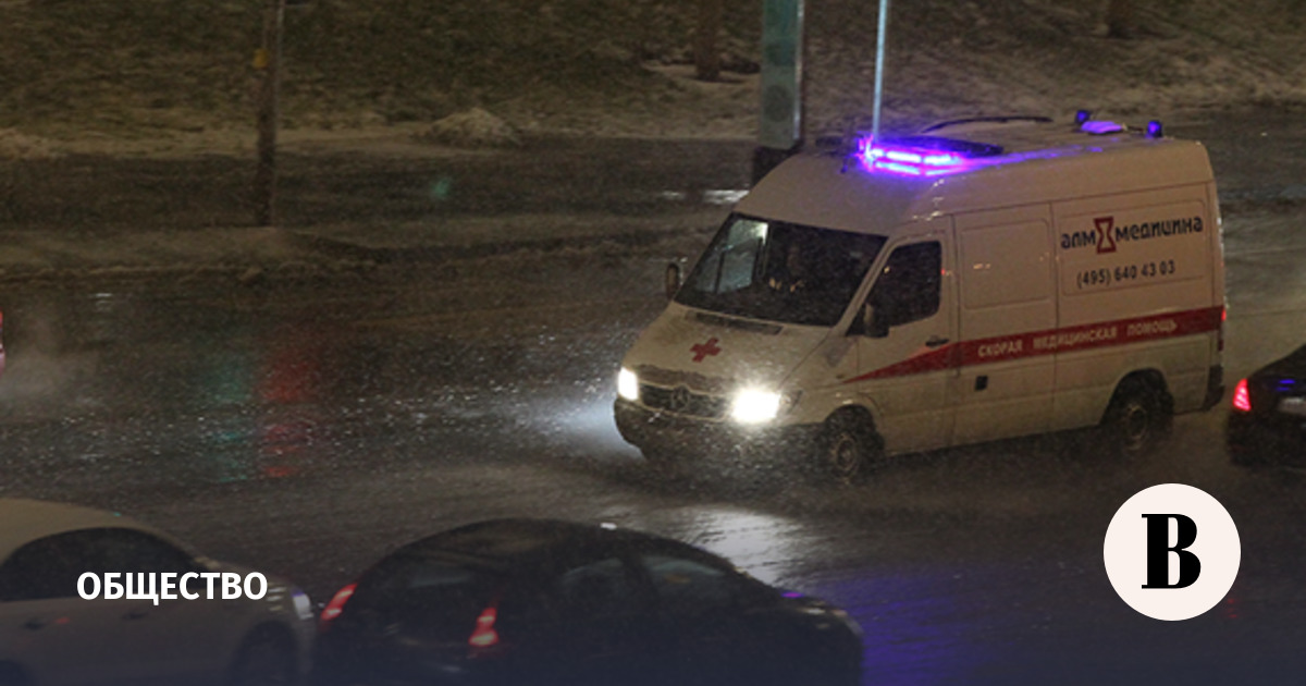 В МЧС сообщили о гибели ребенка и ранении более 30 человек из-за непогоды