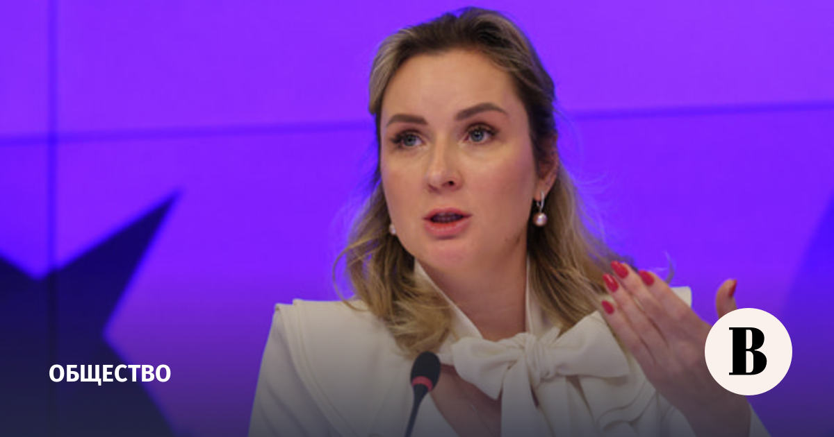Львова-Белова предупредила о притворяющихся сотрудниками школы мошенниках