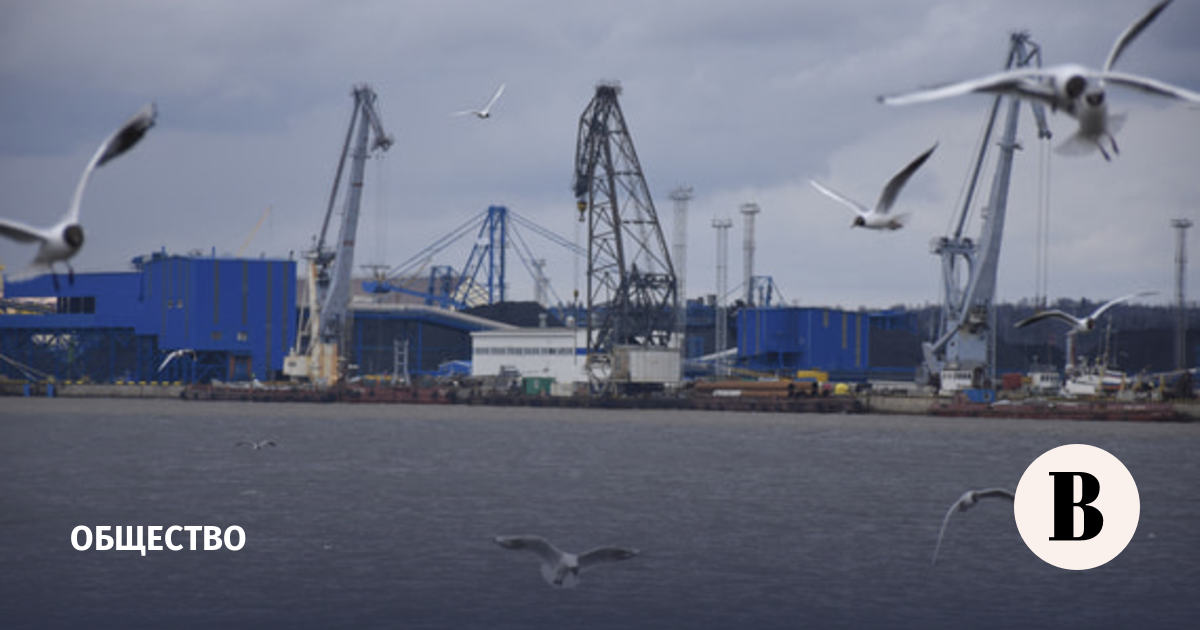 ФСБ: предотвращен подрыв в порту Усть-Луга заминированного газовоза из Бельгии