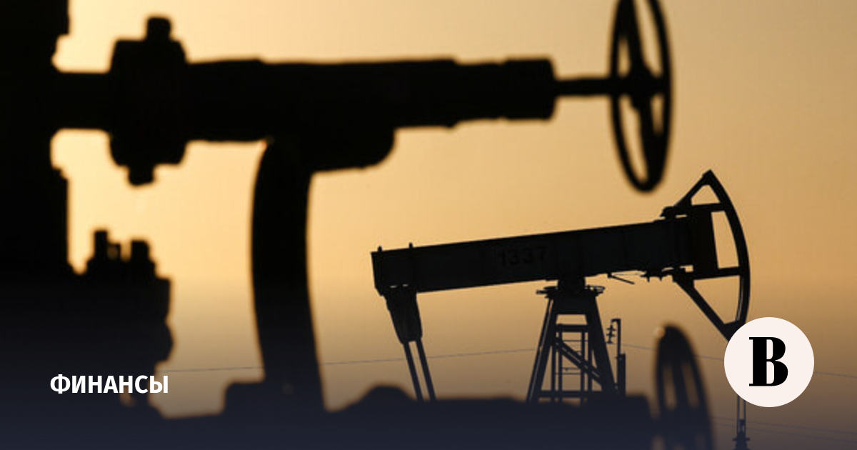 Цена на нефть Brent впервые с апреля 2026 года опустилась ниже $87 за баррель