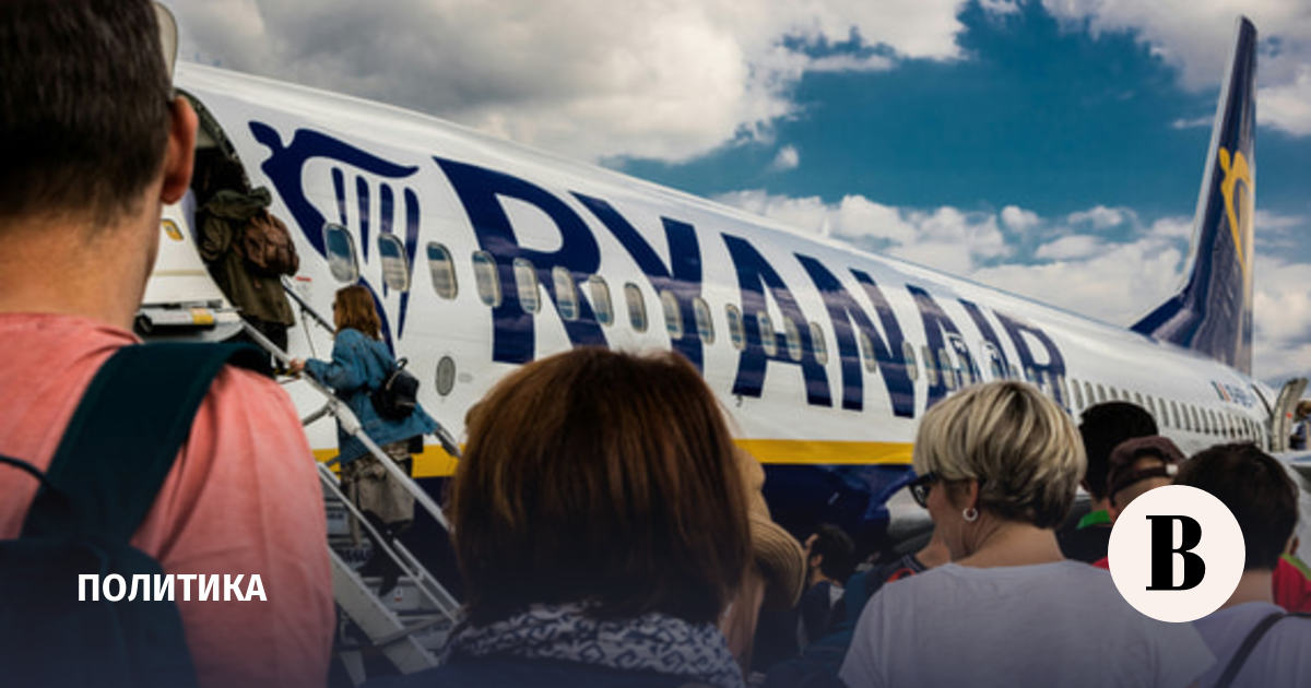 Пассажира самолета Ryanair затянуло в иллюминатор во время взлета