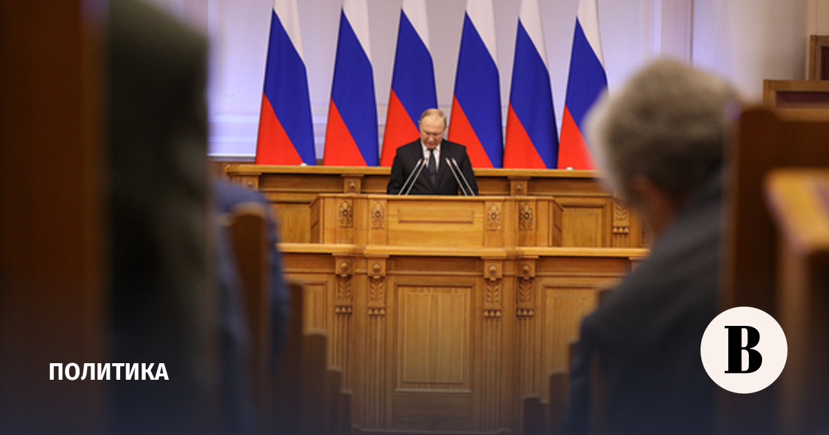 Путин назвал нормальной критику чиновников