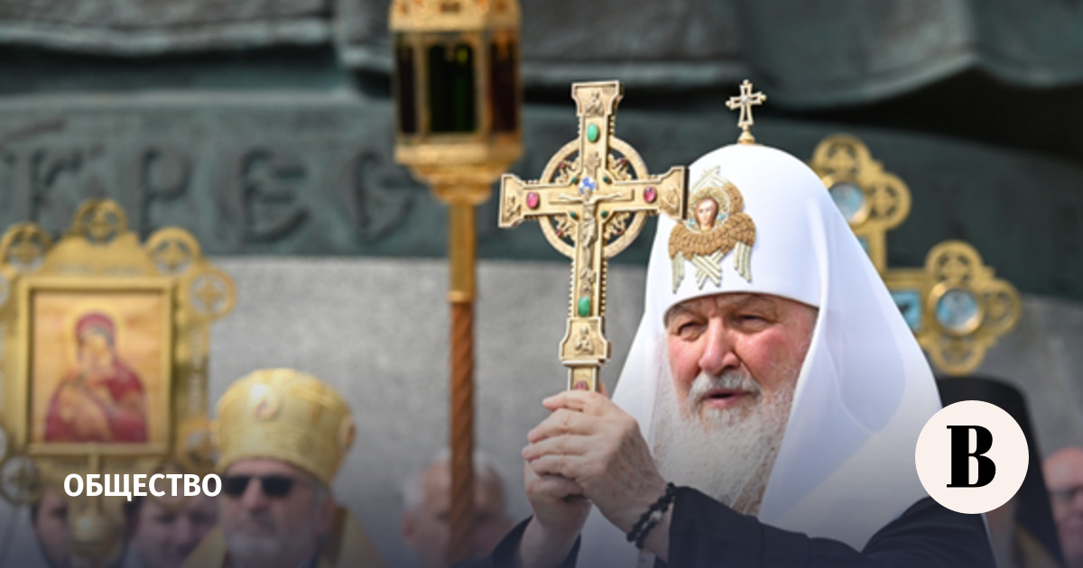 Патриарх Кирилл возглавил молебен у мощей Дмитрия Донского