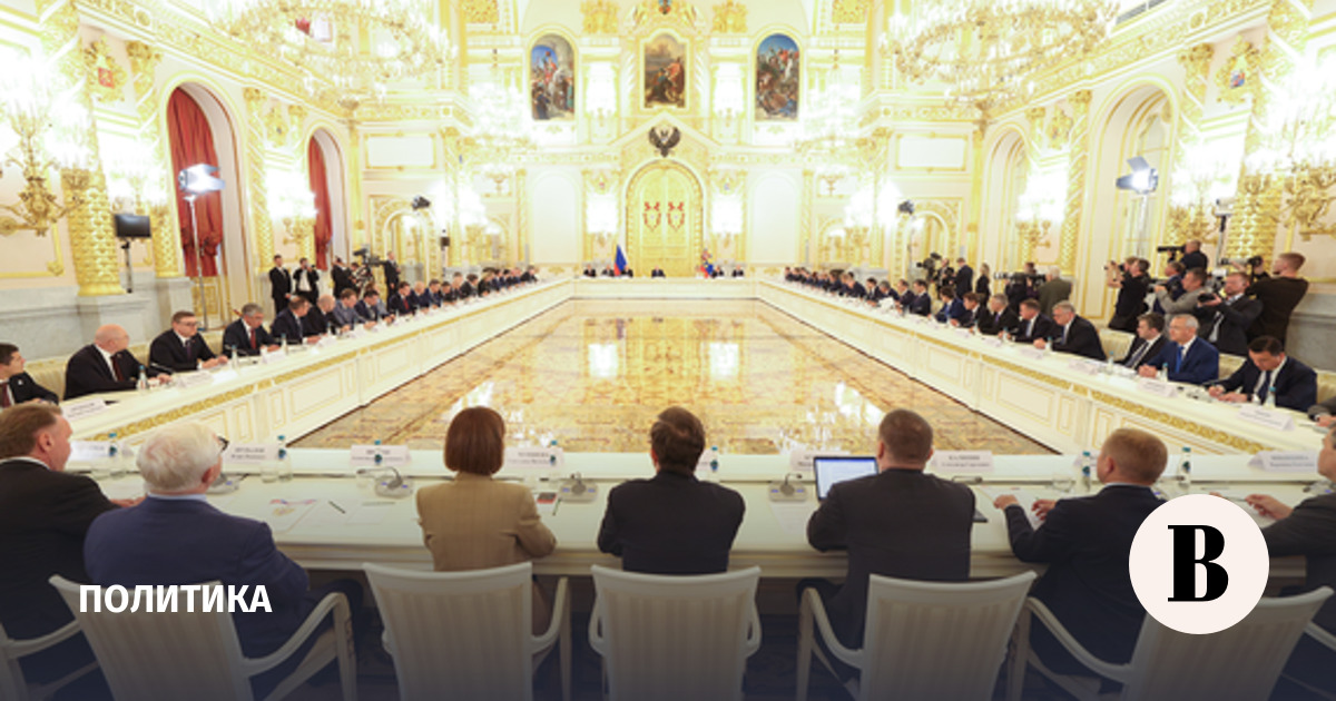 Путин попросил нескольких чиновников остаться в Кремле для личного разговора