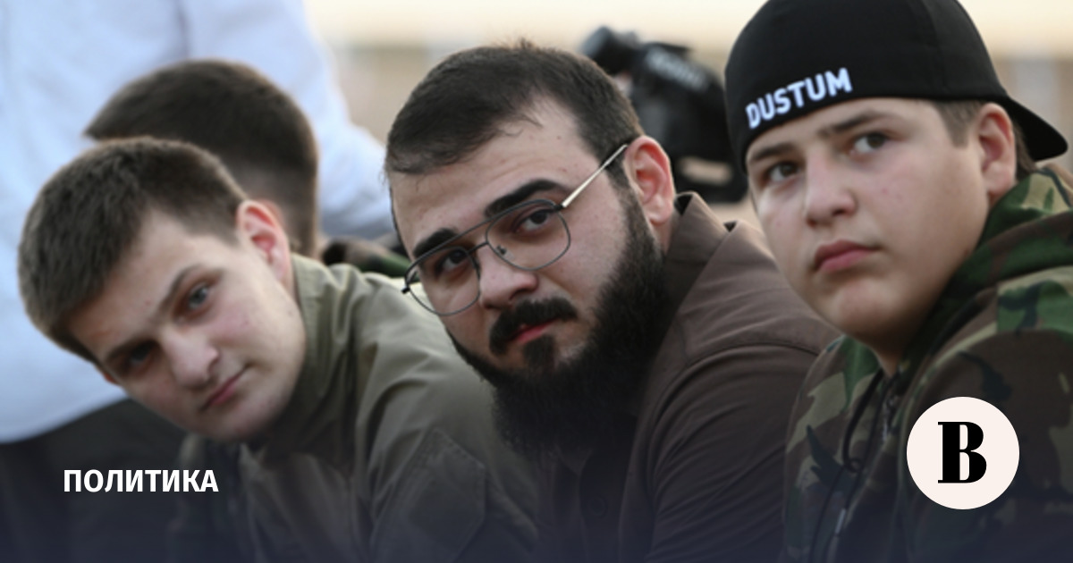 Адам Кадыров получил медаль от минобороны Абхазии