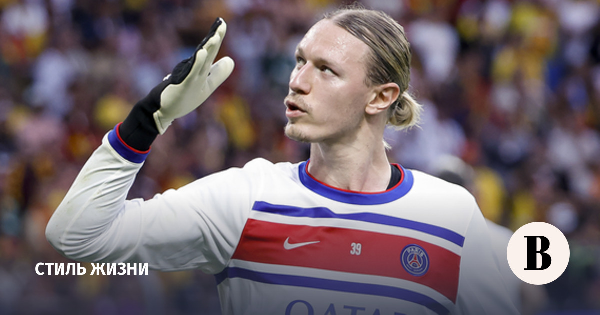 Сафонов номинирован на награду лучшему вратарю года по версии France Football