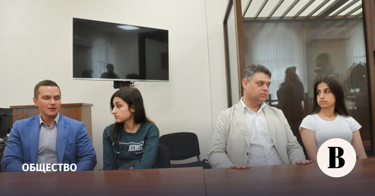 Суд не стал снимать ограничения с сестер Хачатурян