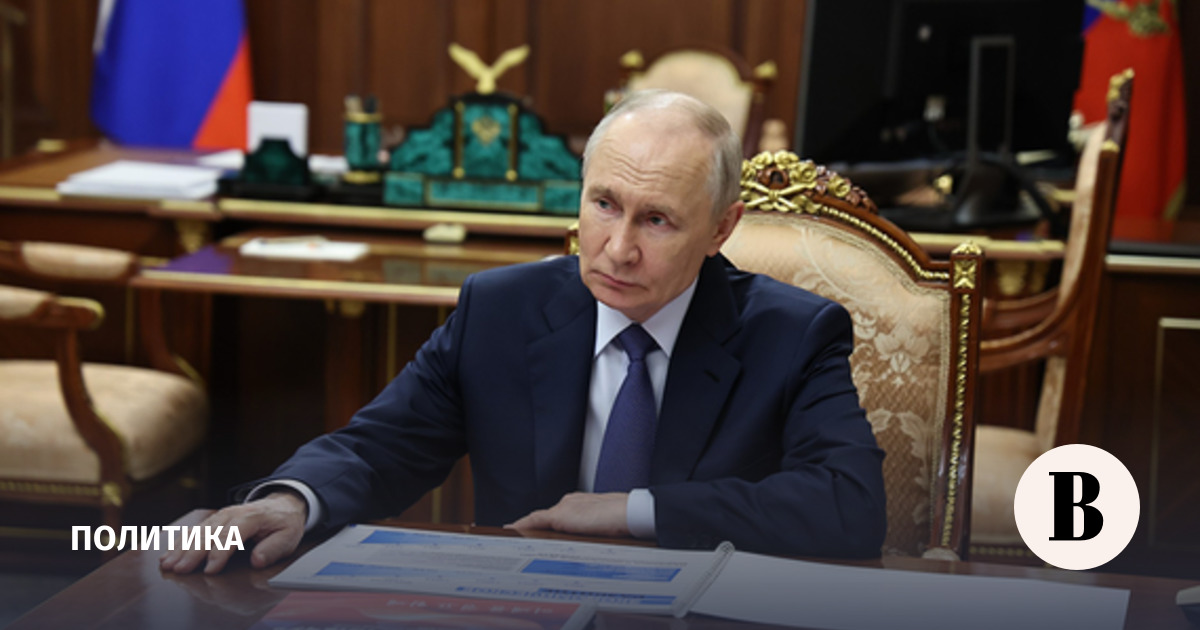 Путин поручил обновлять парк гражданских самолетов российскими машинами