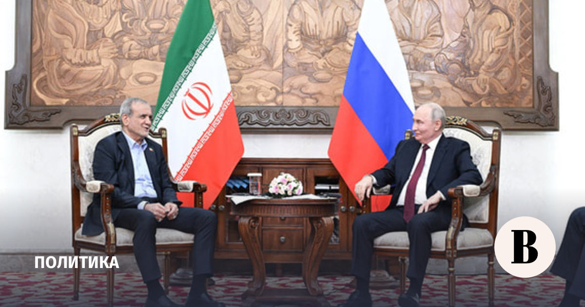 Путин встретился с президентом Ирана Пезешкианом